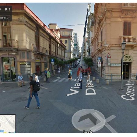 Apartmán Bilocale In Centro Salerno Exteriér fotografie