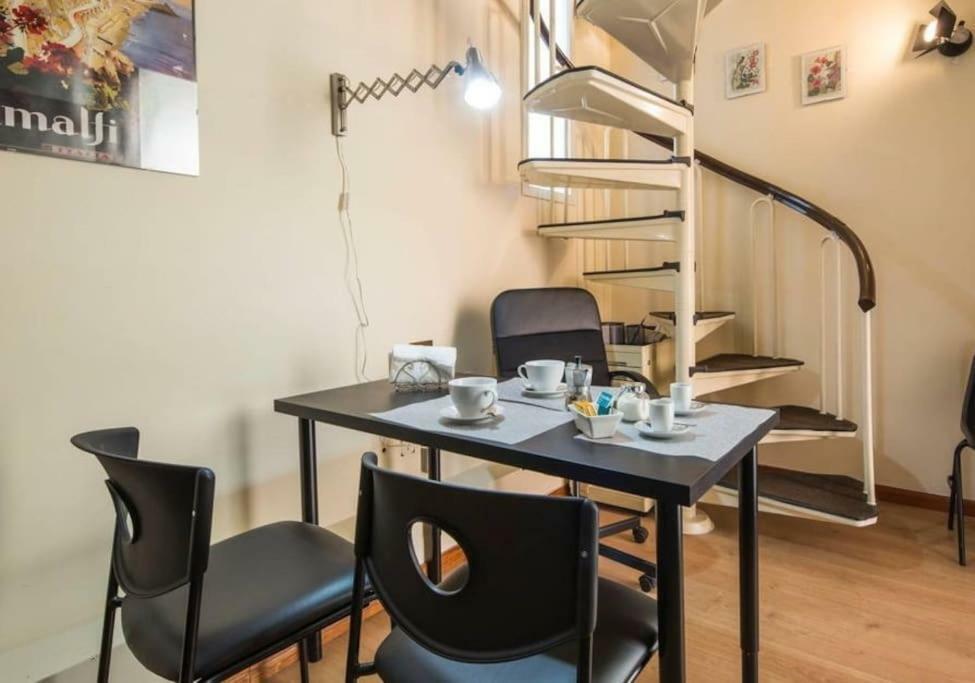 Apartmán Bilocale In Centro Salerno Exteriér fotografie