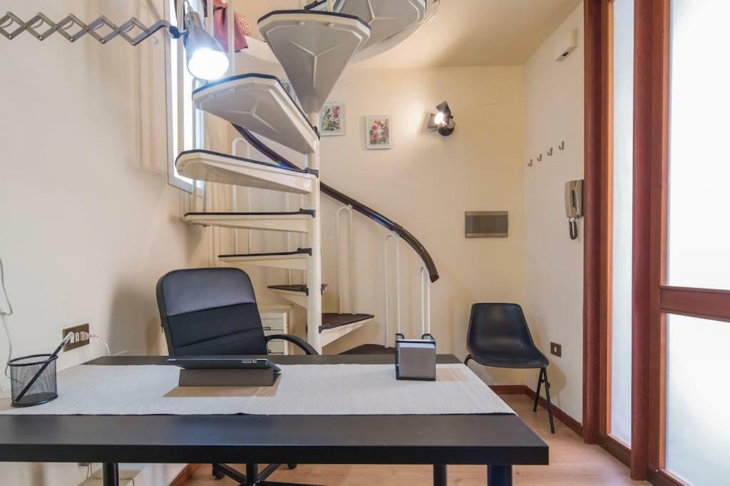 Apartmán Bilocale In Centro Salerno Exteriér fotografie
